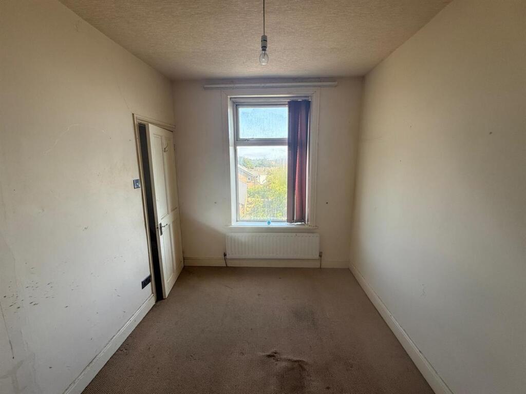 House in Bradford - View 4