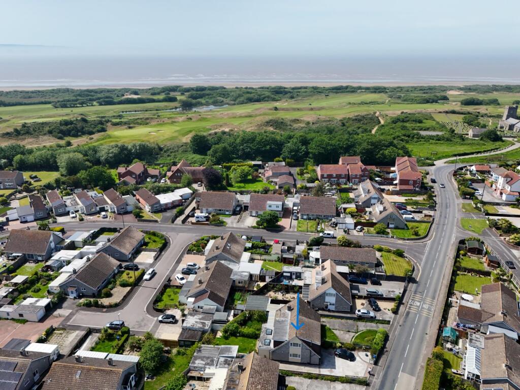 Pinnocks Croft, Berrow, Burnham-on-Sea, Somerset, TA8 photo 2