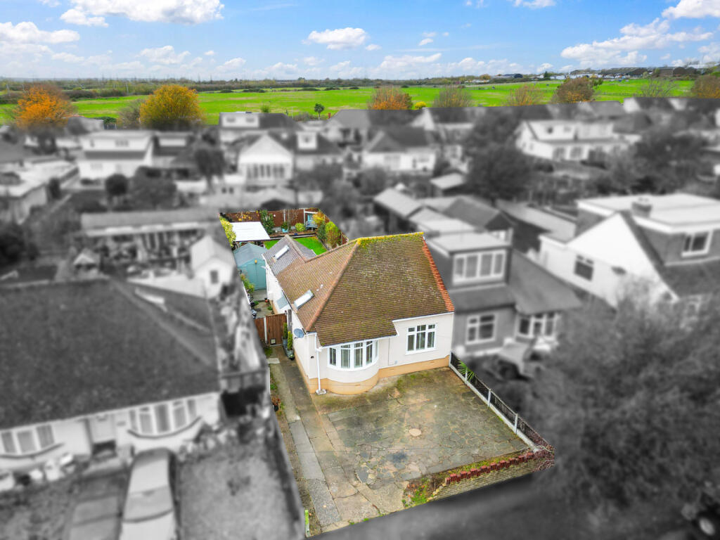 Philmead Road, South Benfleet photo 4
