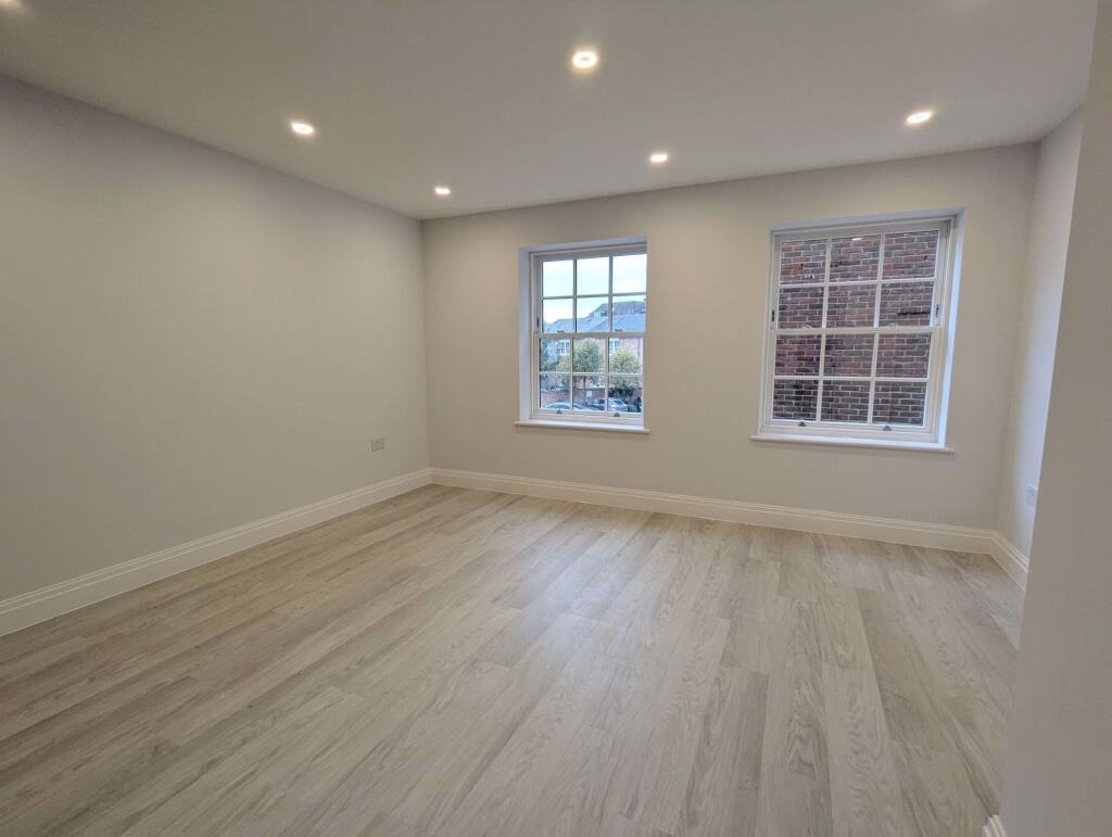 Apartment in Tonbridge - View 5