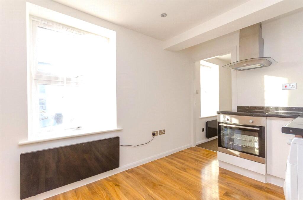 Apartment in Maidstone, Kent - View 5