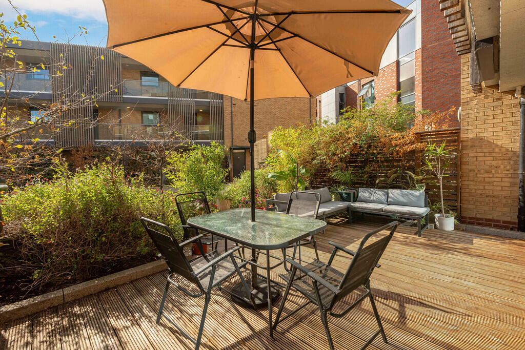 Apartment in London - View 3