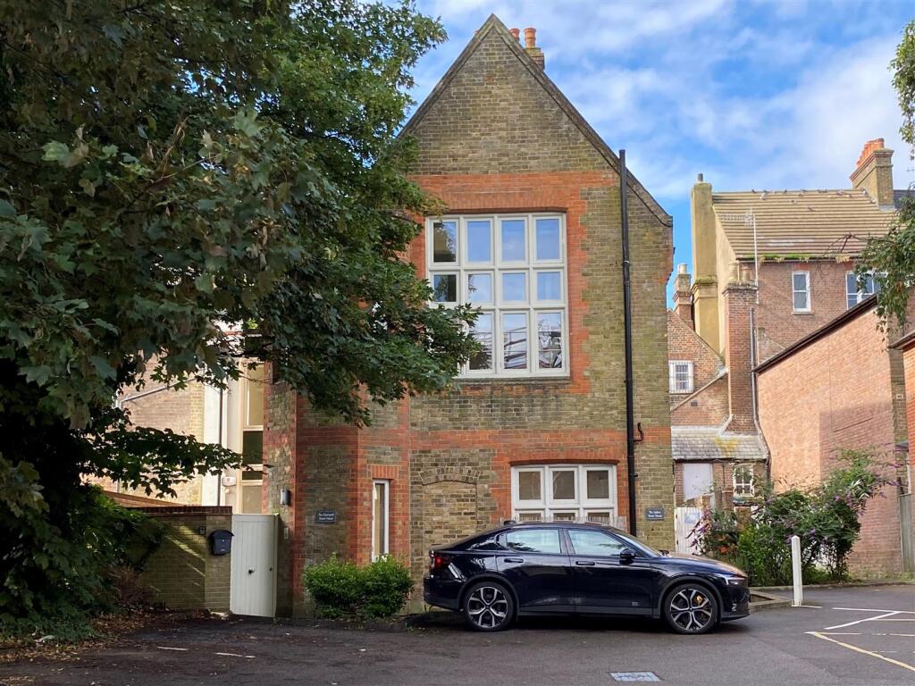 Main image of property: Lower Kings Road, Berkhamsted