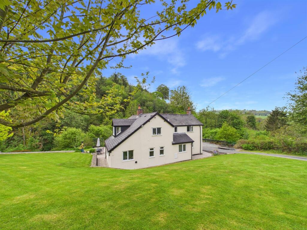 Main image of property: Llanfair Caereinion, Welshpool