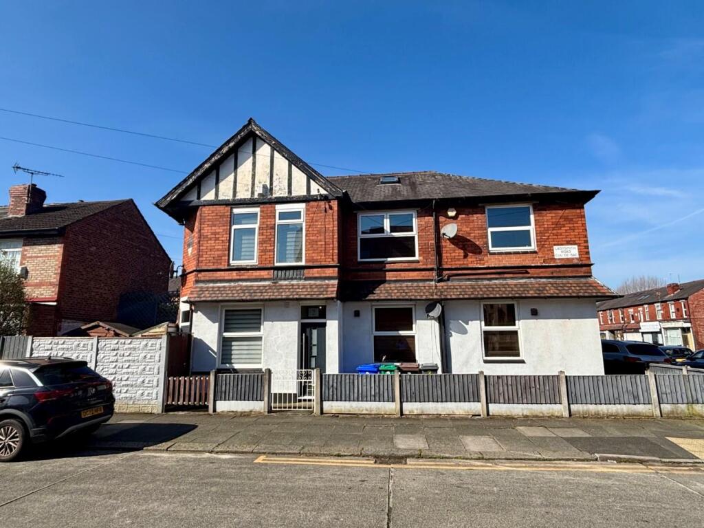Main image of property: *INVESTMENT OPPORTUNITY* - Ladysmith Road, Didsbury