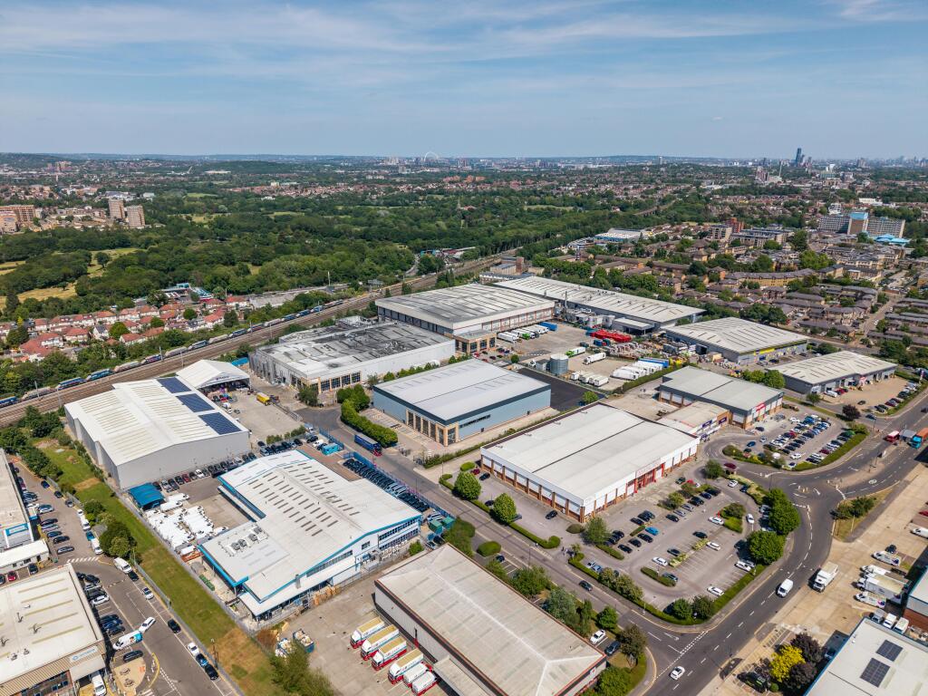 Unit E Dean Way - Great Western Ind Est-104.jpg