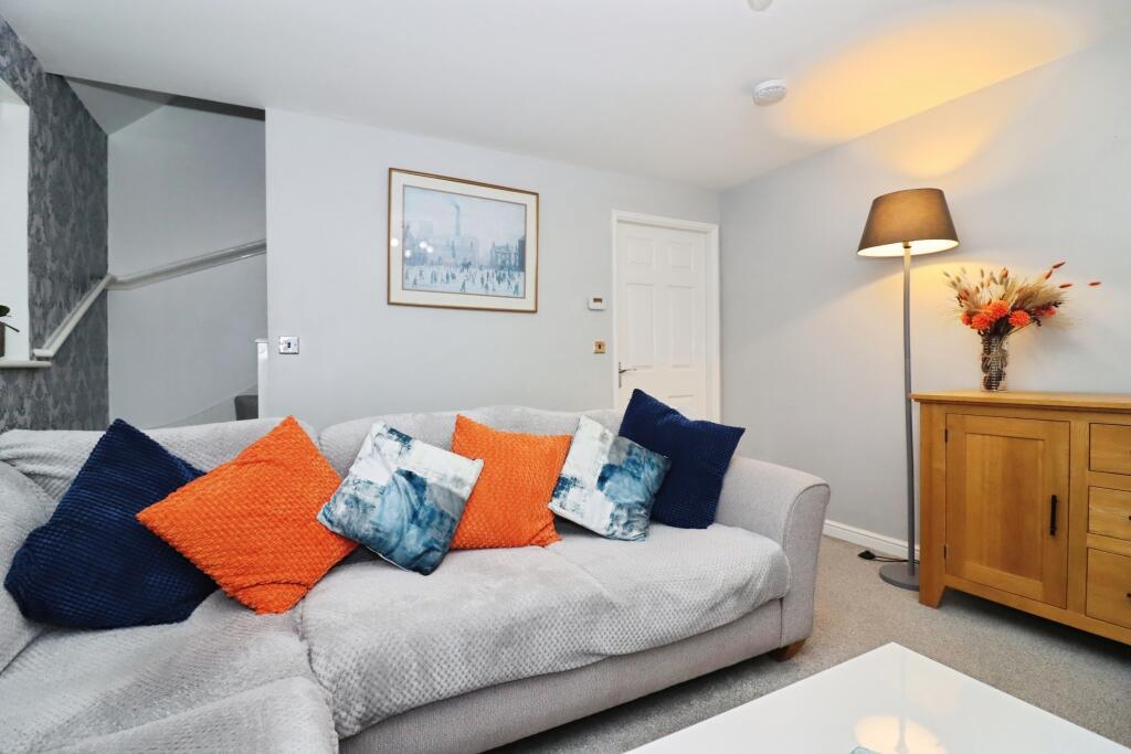 Model Lane, Worksop, S80 photo 4