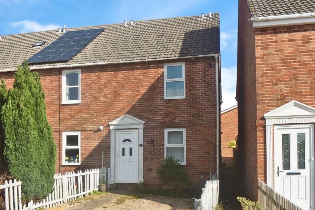 3-bed terraced on Howerts Close, Warsash SO31, £270,000