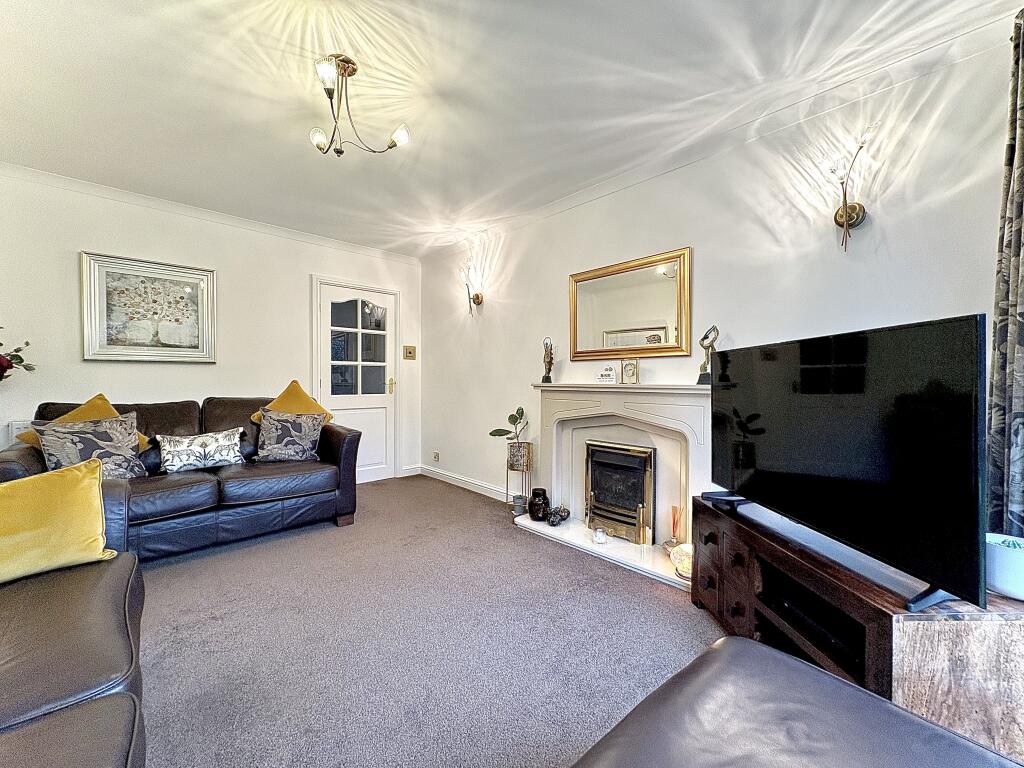 Melford Close, SEDGLEY, DY3 3QU photo 4