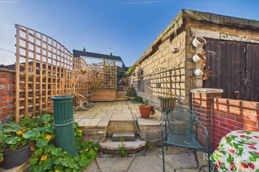House in Wakefield, West Yorkshire - More