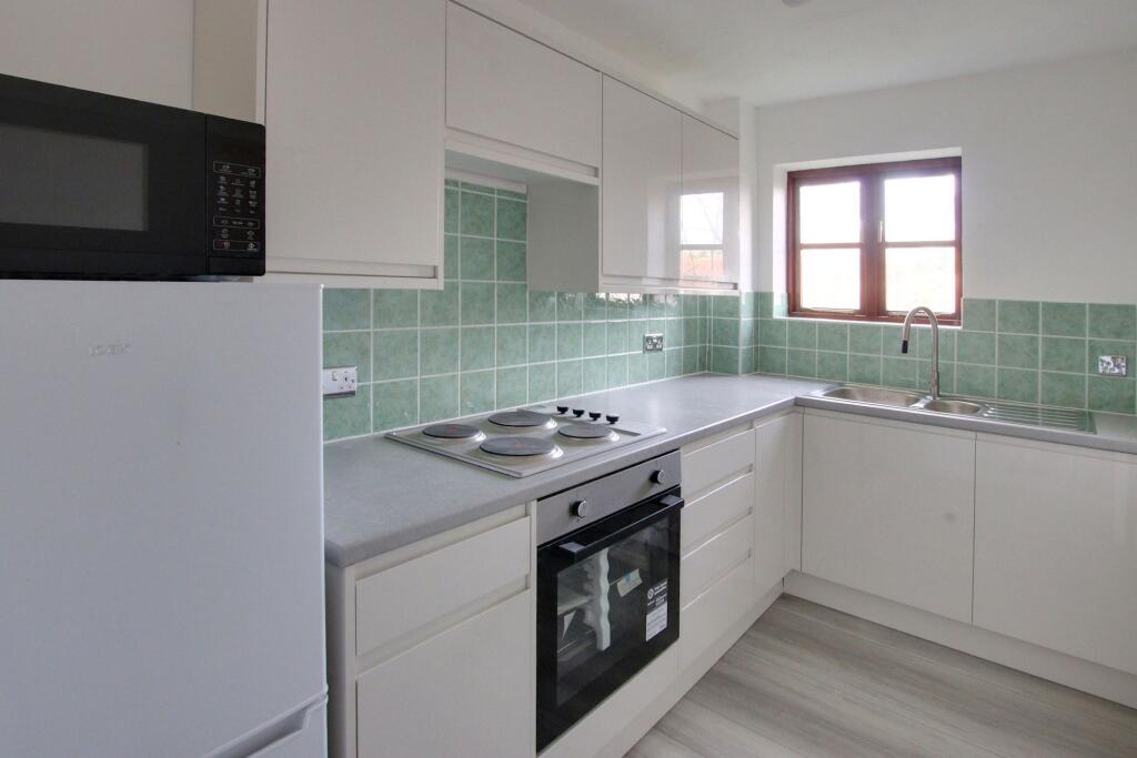 Apartment in West Wickham - View 3