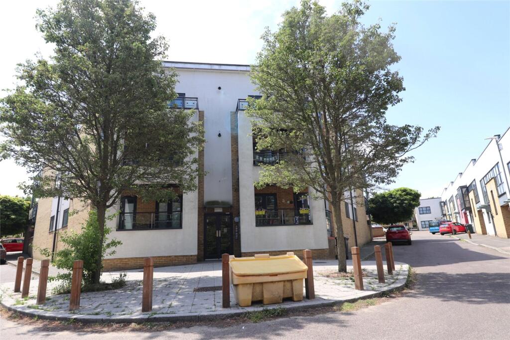 Main image of property: Courtyard Mews, Waterstone Park, Greenhithe, Kent, DA9