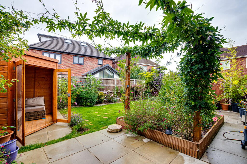 Delbooth Avenue, Flixton, Manchester, M41 photo 4