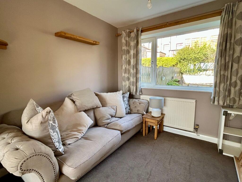 Whin Knoll Avenue, Keighley, BD21 photo 3