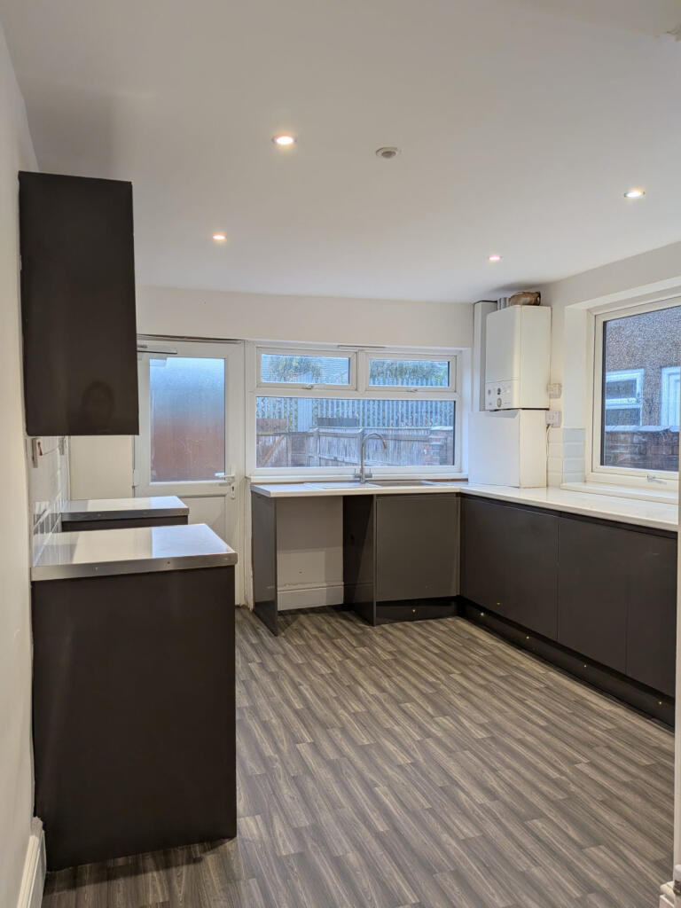 House in Grimsby, New Clee - View 5