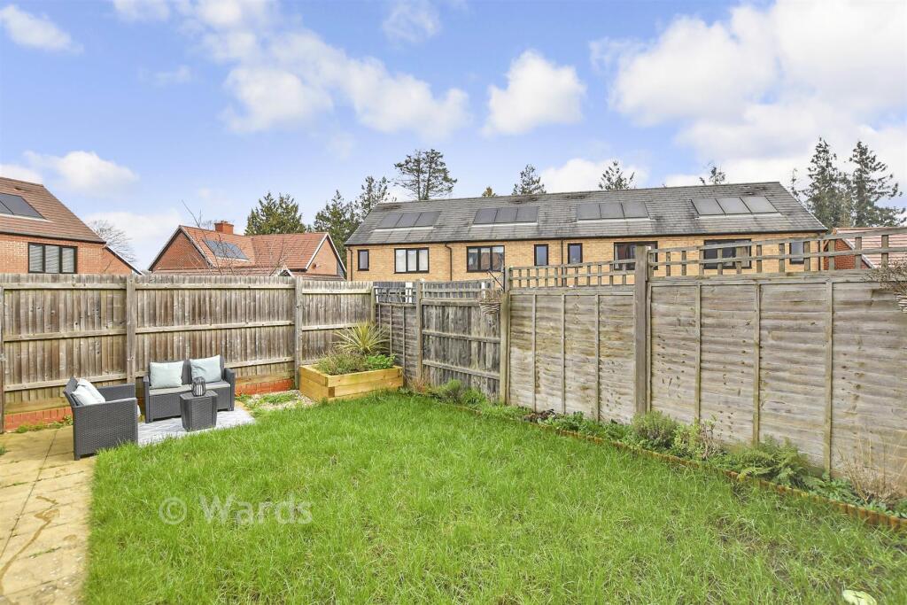 2-bed terraced on Hirschield Drive, Leybourne, West Malling, Kent, £325,000