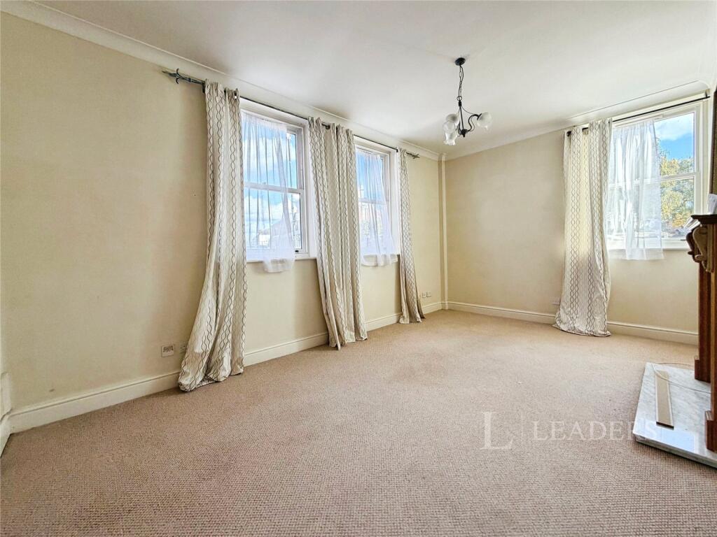 Apartment in Chelmsford - View 3