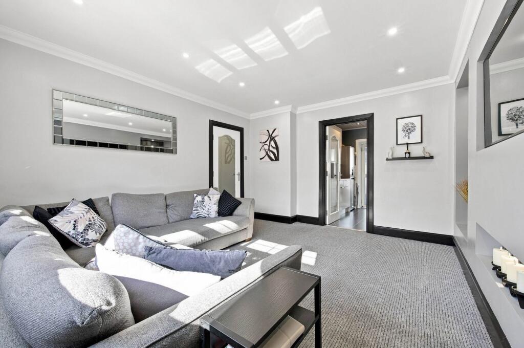 House in Kilmarnock, East Ayrshire - View 3