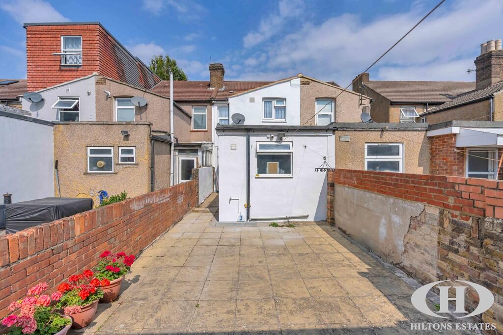 House in Southall - View 4