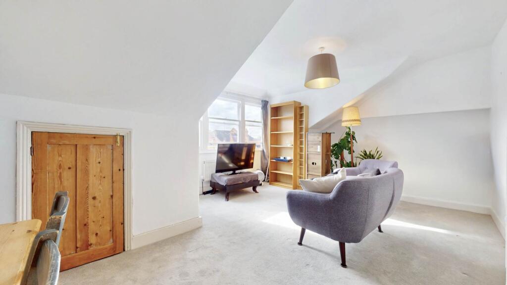 Apartment in London - More
