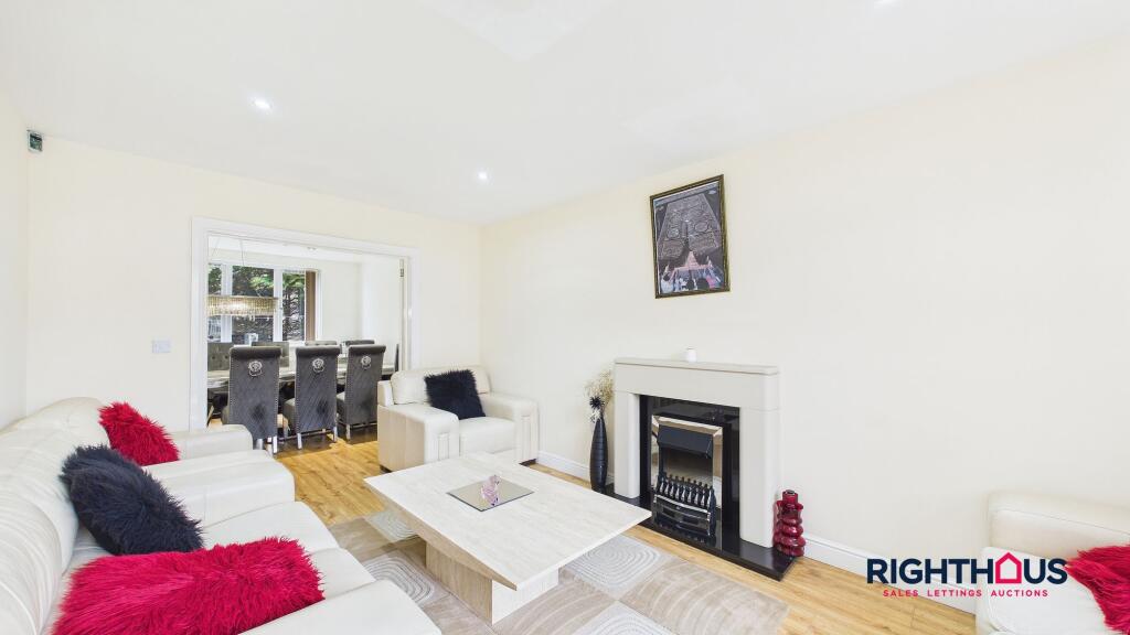 Raeburn Drive, Bradford, BD6 photo 2