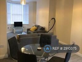 4 bedroom semi-detached house for rent