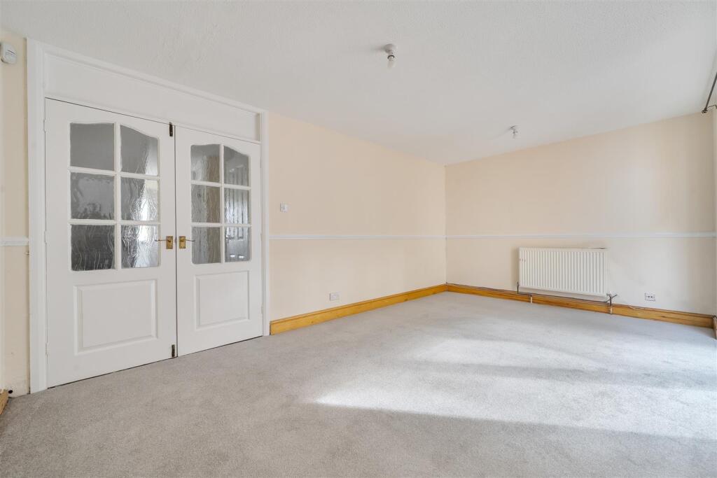 House in Crowthorne, Bracknell Forest - View 5