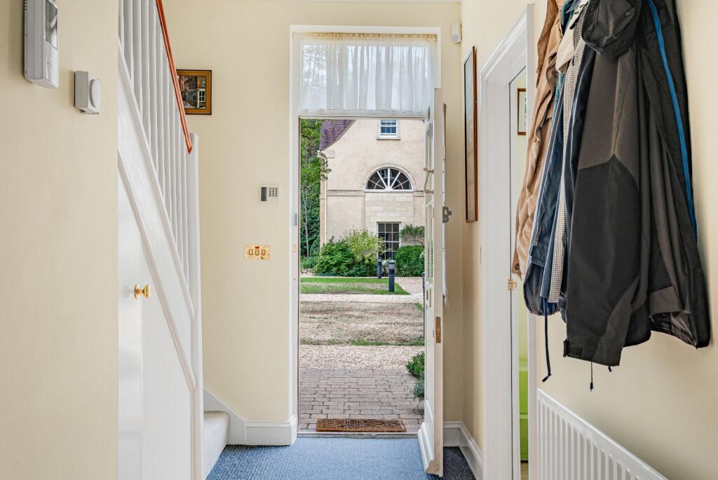 House in Gloucester - View 5
