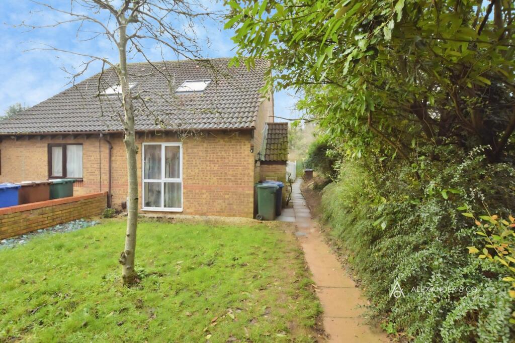 Main image of property: Chestnut End, Bicester, OX26