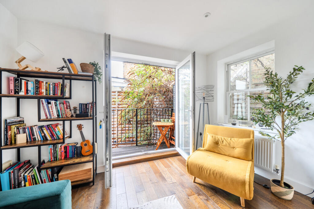 Apartment in London, Queen's Park - More