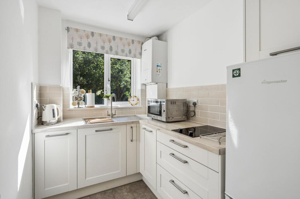 Apartment in Hemel Hempstead - View 5