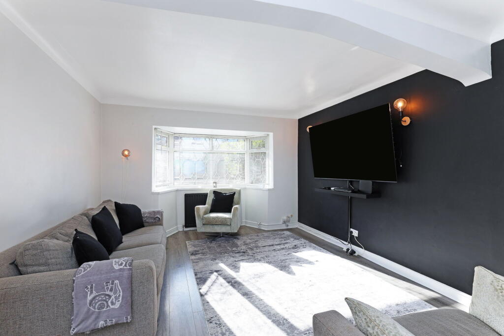 Greenfoot Lane, Barnsley, S75 2TG photo 4