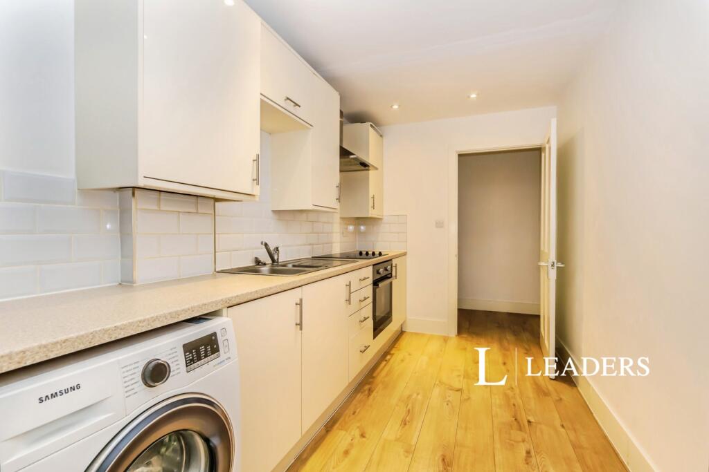 Apartment in Sevenoaks - View 5