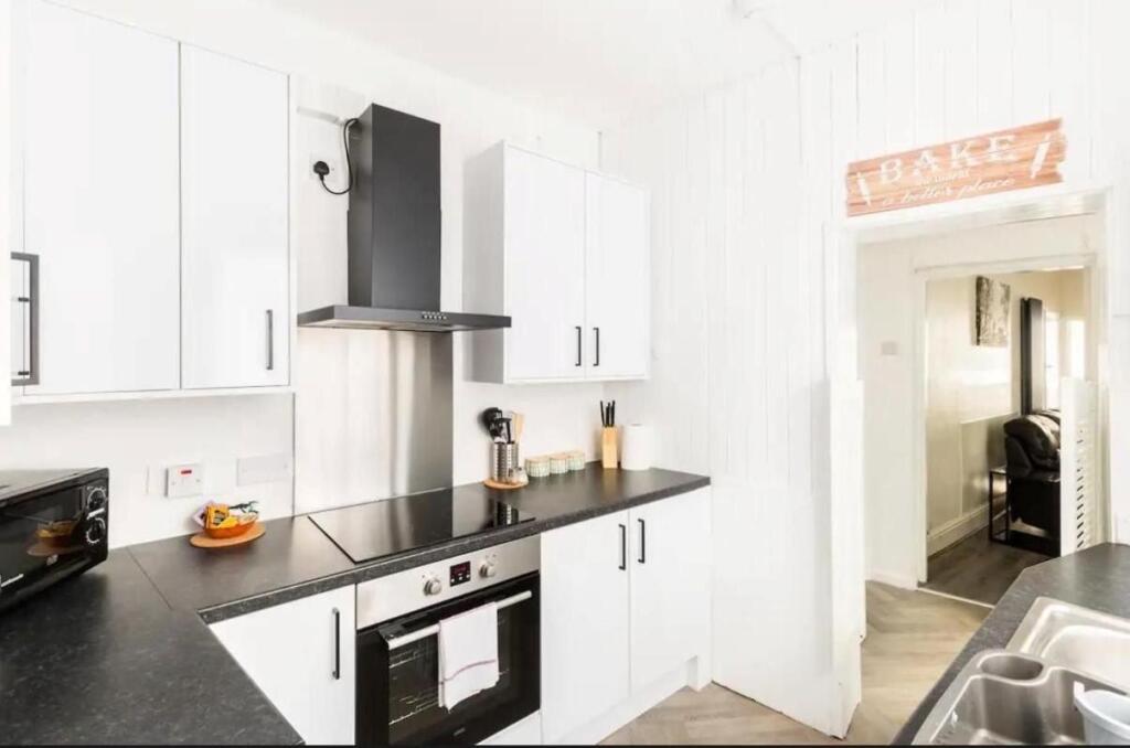 Additional image 10 of 25 Farm Road, Oldbury, West Midlands, B68 8RB