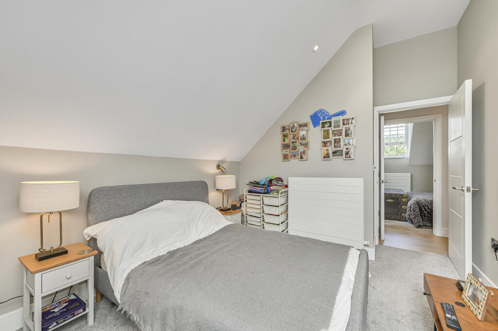 Apartment in London - View 5