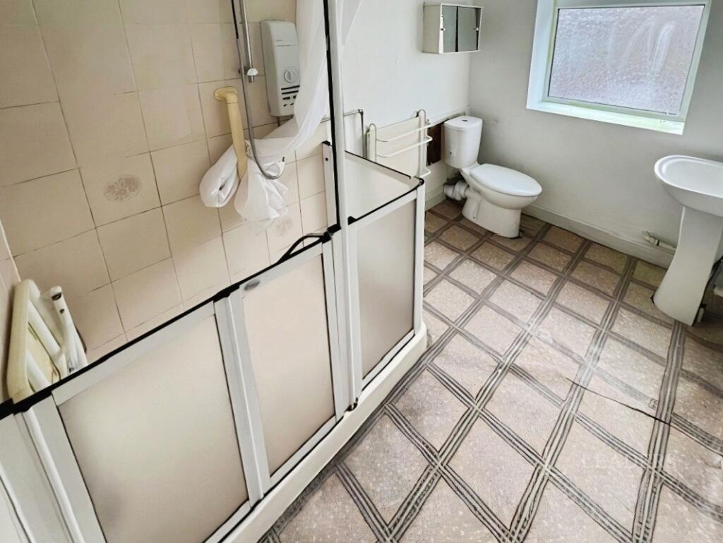 House in Bradford, Keighley - View 5
