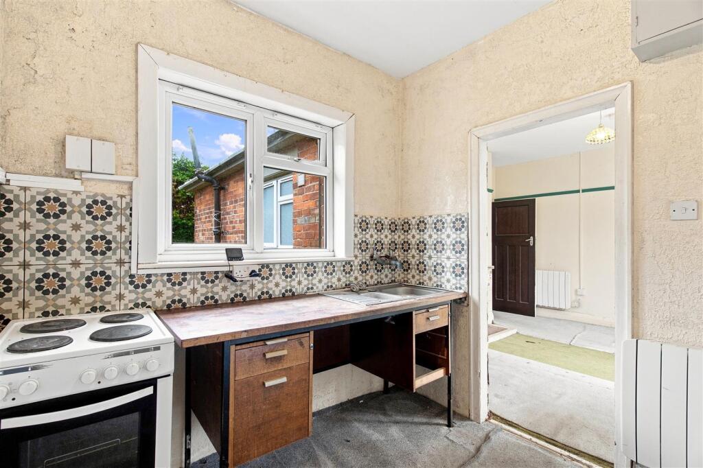 House in Hull - View 5