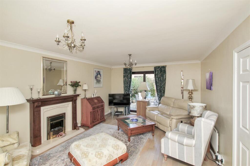 Lady Frances Drive, Market Rasen photo 2