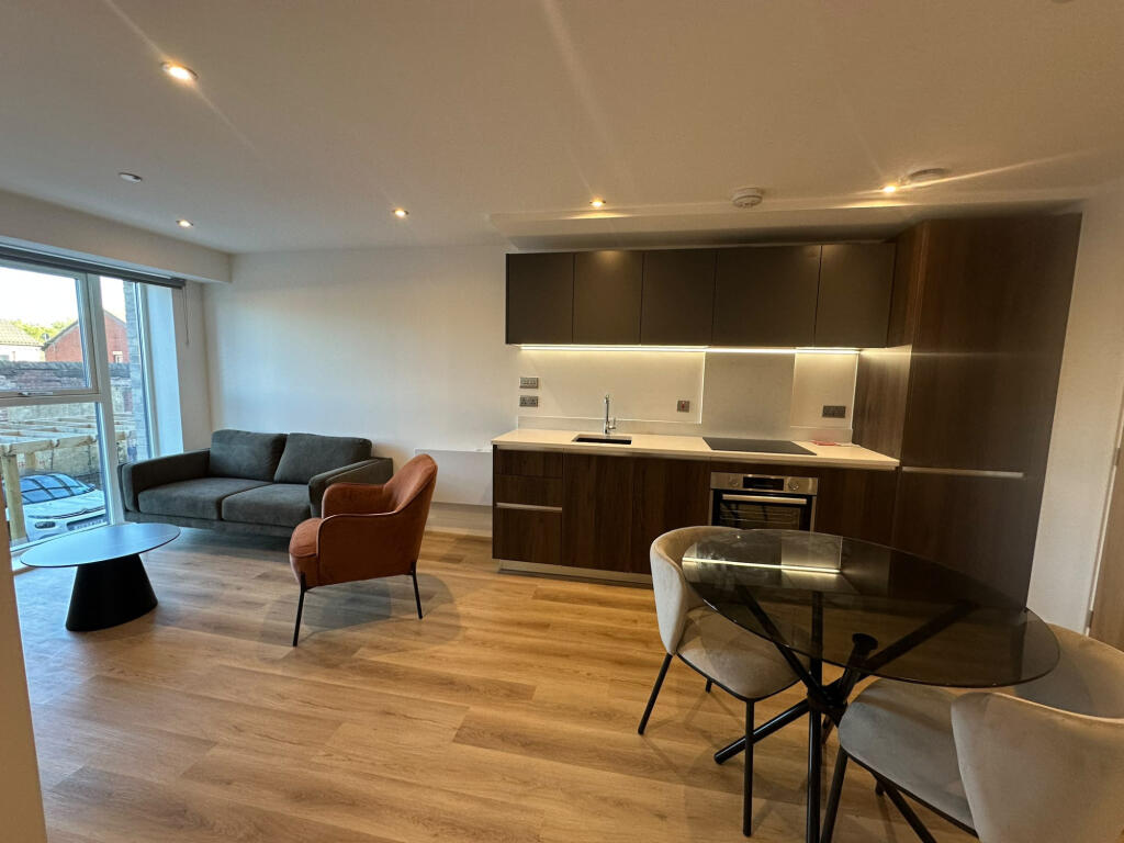 Apartment in Leeds, West Yorkshire - View 2