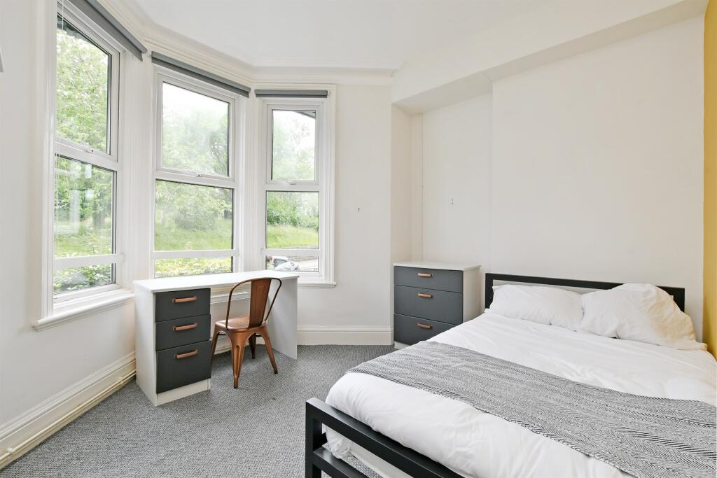 Apartment in Sheffield, South Yorkshire - View 2
