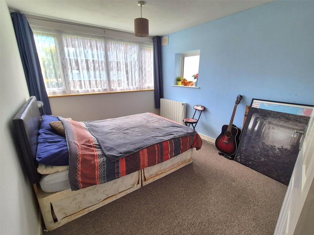 Apartment in Coventry - More