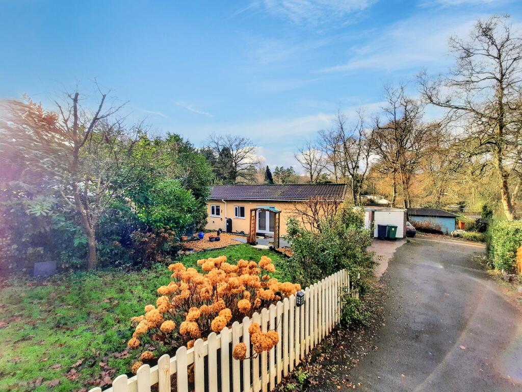 2-bed caravan on Brookside, Pathfinder Village, Exeter, £200,000