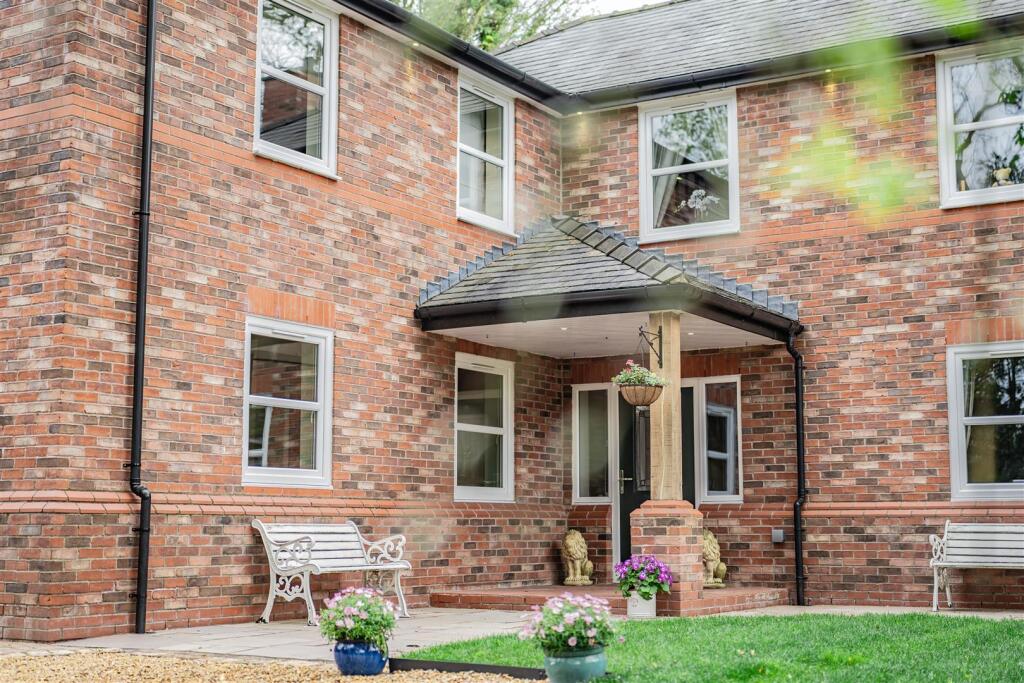 Treetops - 118a Chester Road, Northwich, CW8 4AN photo 3