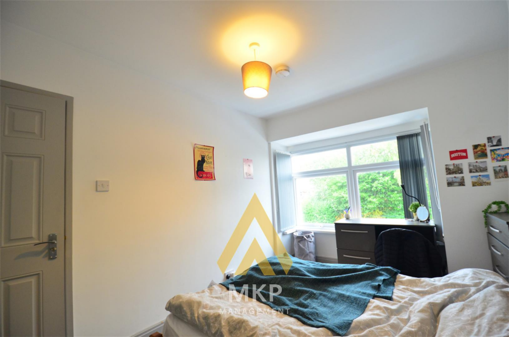 5 bedroom terraced house for rent