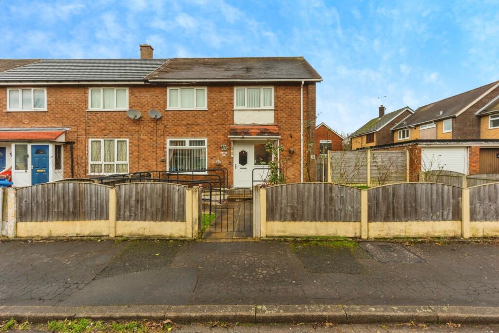 Main image of property: Palm Close, Sale, Greater Manchester, M33