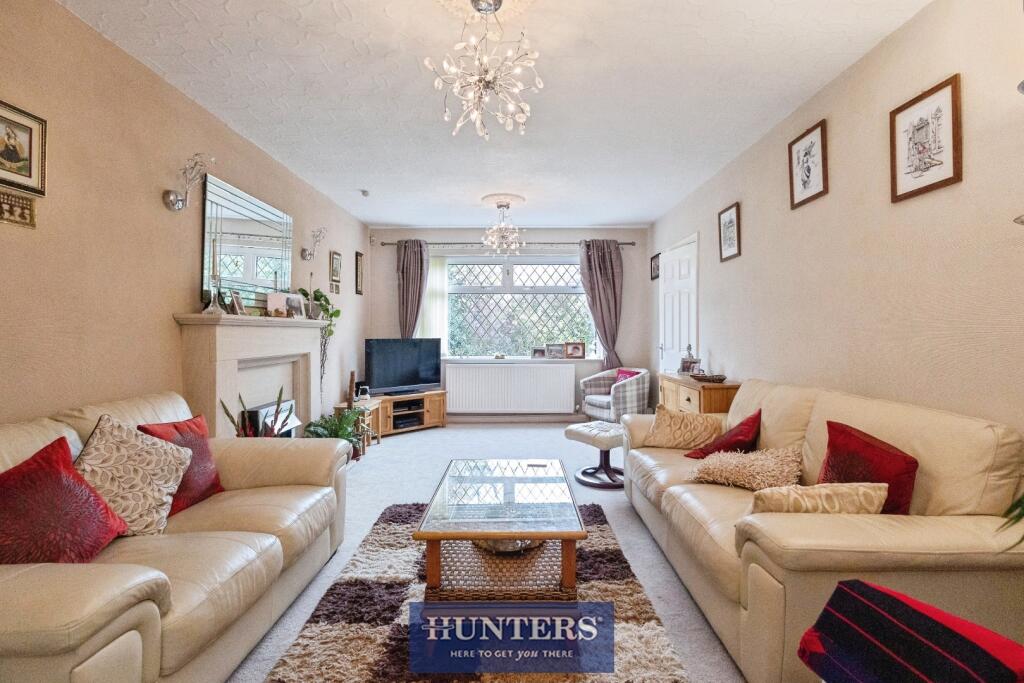 House in Tameside, Greater Manchester - More