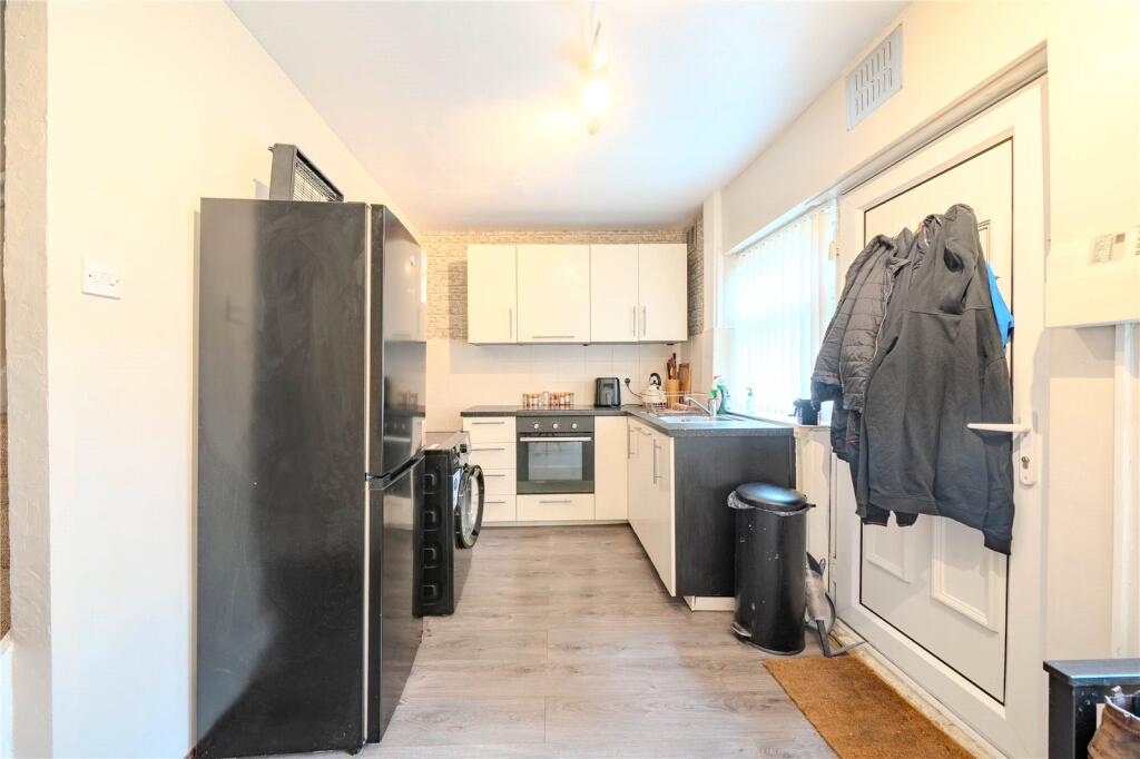 House in Leeds, West Yorkshire - View 3