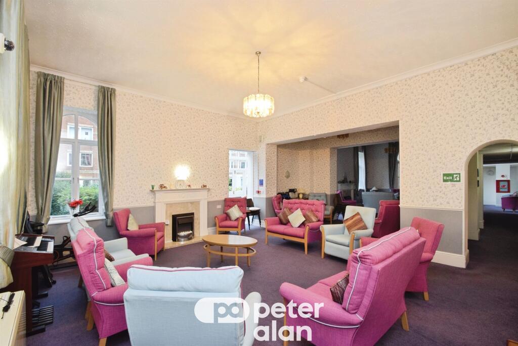 Apartment in Swansea, Castle - View 4