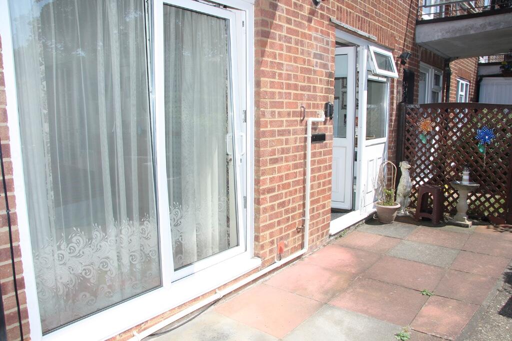 1-bed flat on Silfield Gardens, Hunstanton, Norfolk, PE36, £143,000