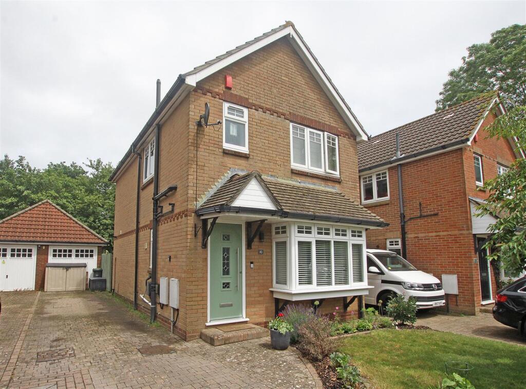 Main image of property: Chesilbourne Grove, Bournemouth